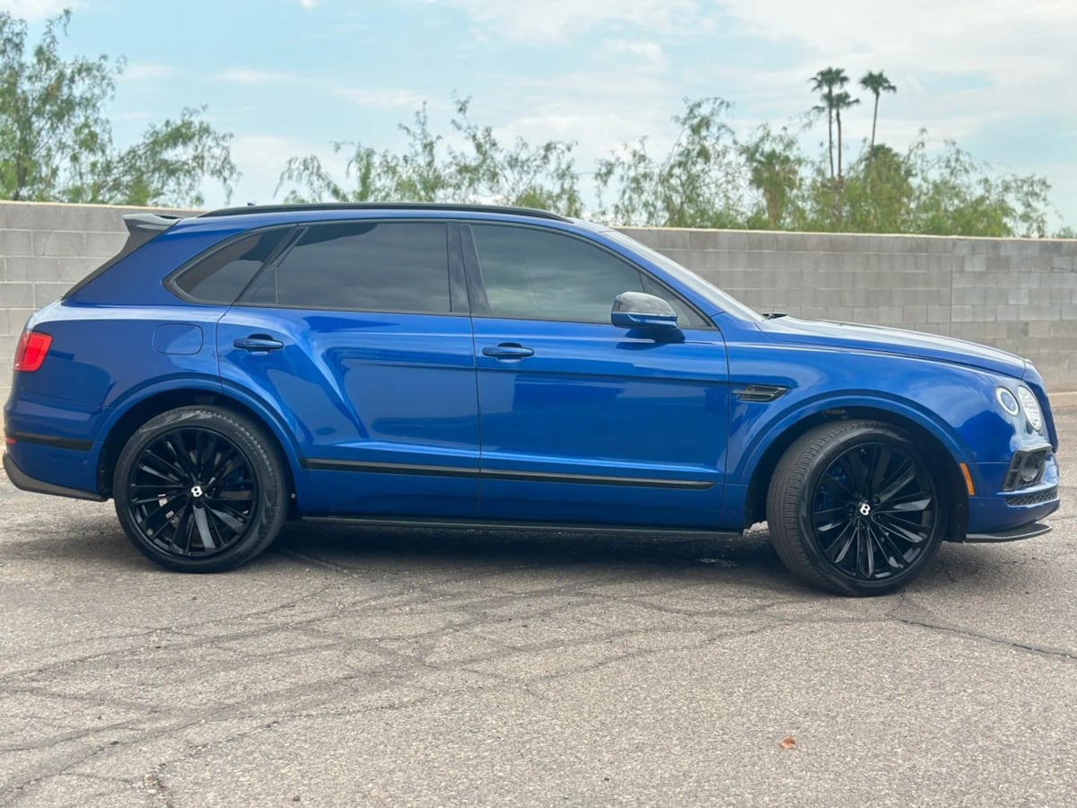 2017 Bentley Bentayga W12 photo 2