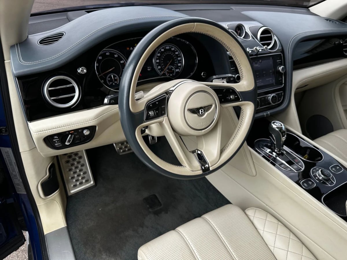 2017 Bentley Bentayga Base - Photo 13