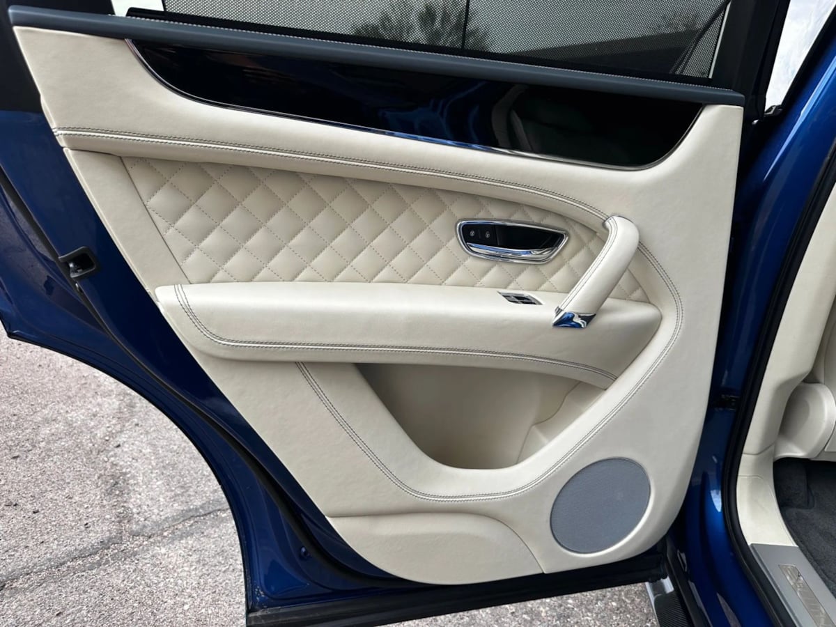 2017 Bentley Bentayga Base - Photo 21