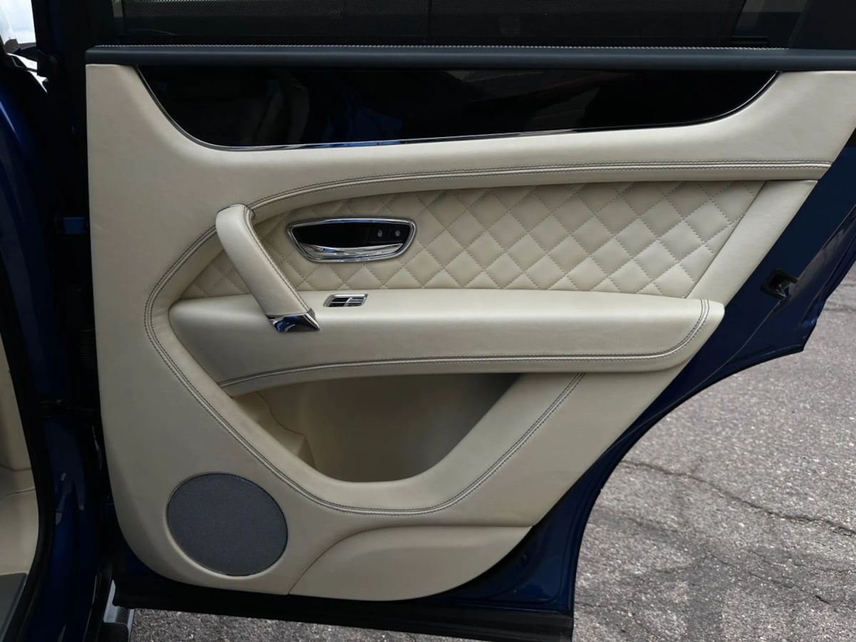 2017 Bentley Bentayga Base - Photo 28