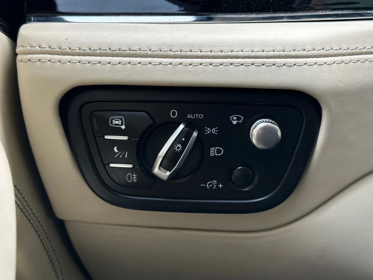 2017 Bentley Bentayga Base - Photo 38