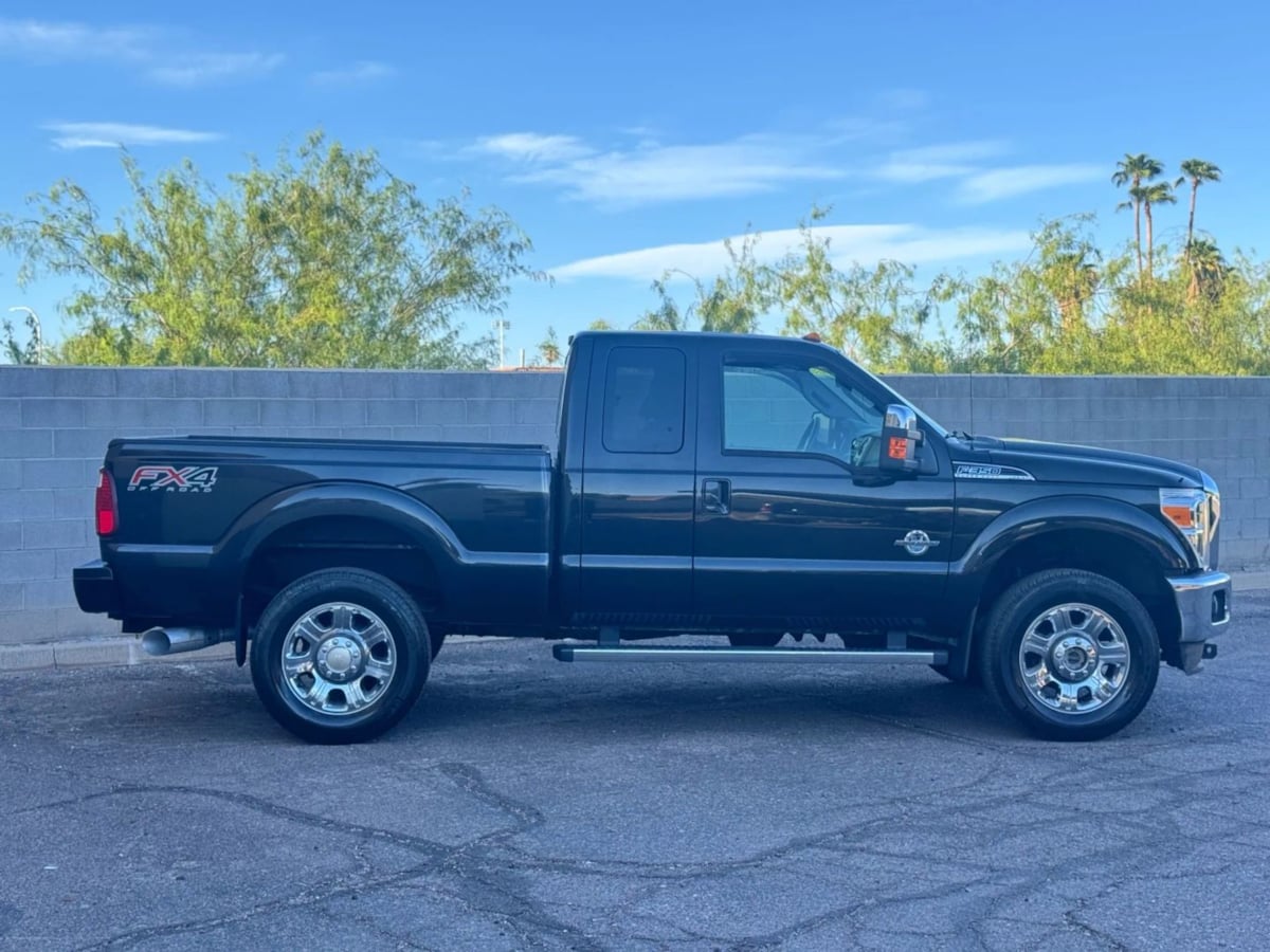 2012 Ford F-350 Lariat photo 3