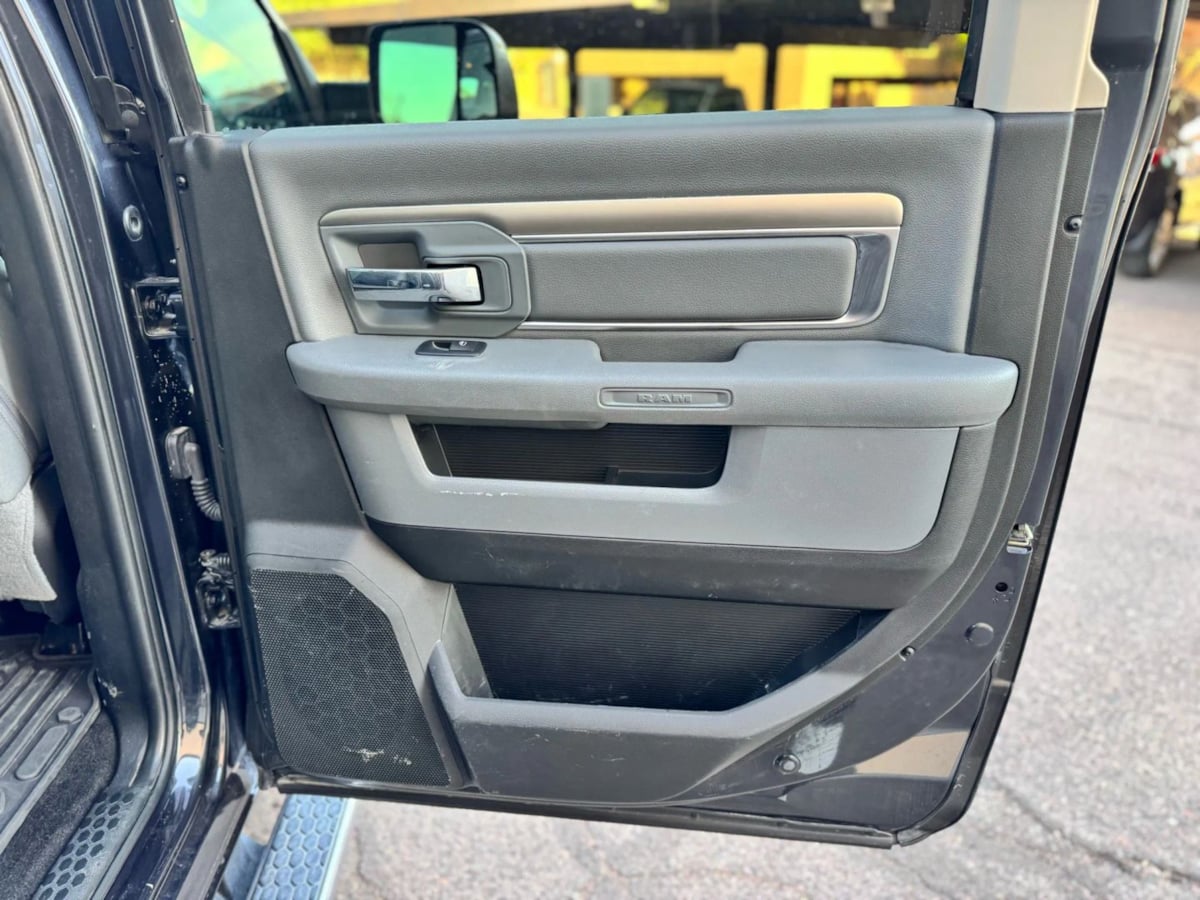 2018 Ram 3500 Big Horn photo 17