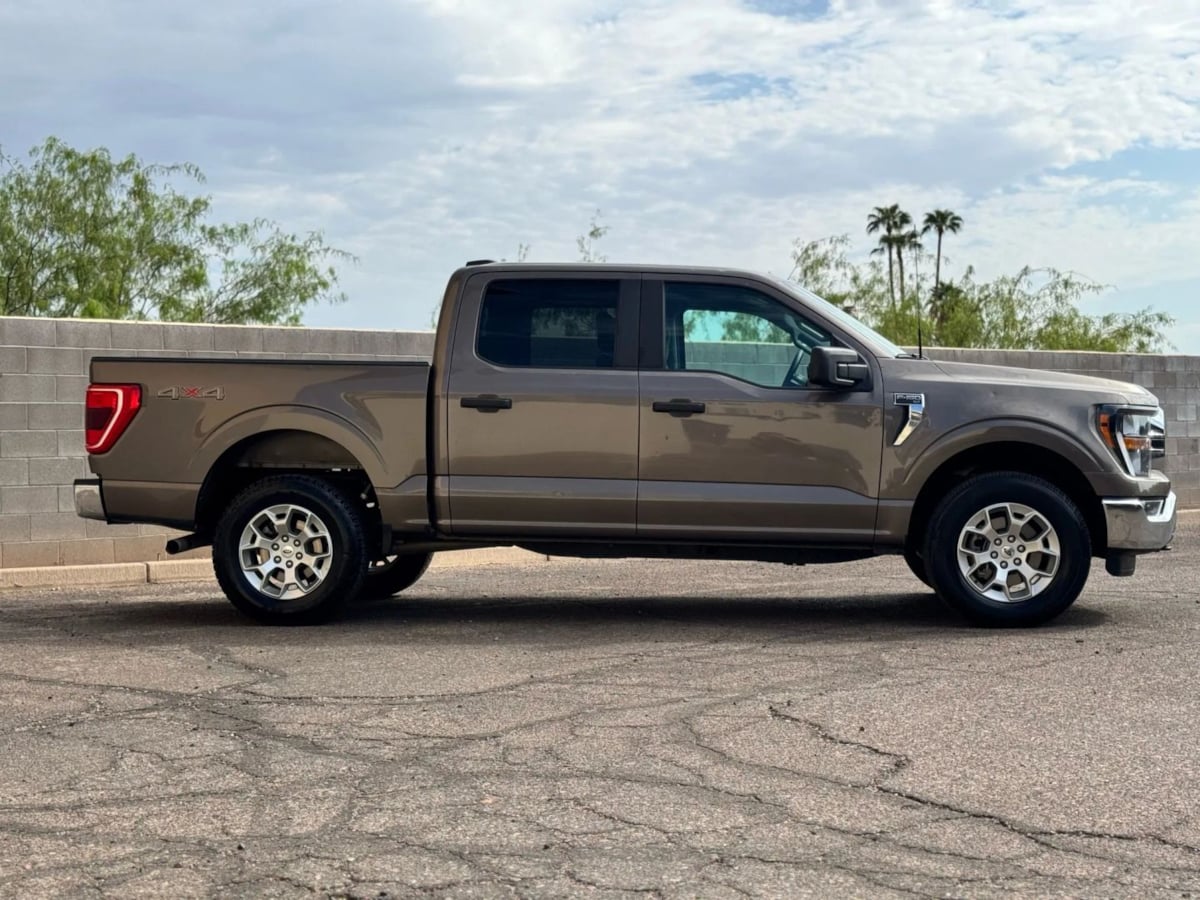 2023 Ford F-150 XLT photo 3