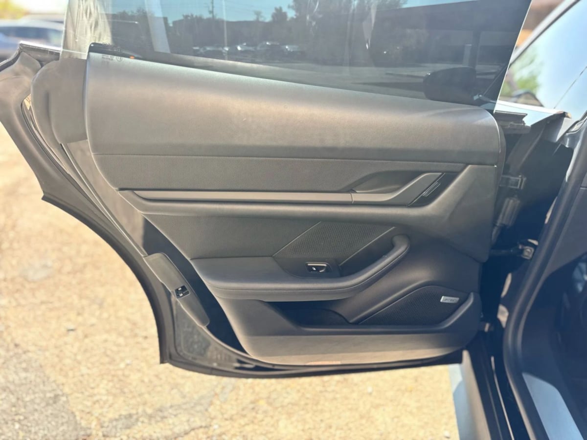 2020 Porsche Taycan 4S photo 16