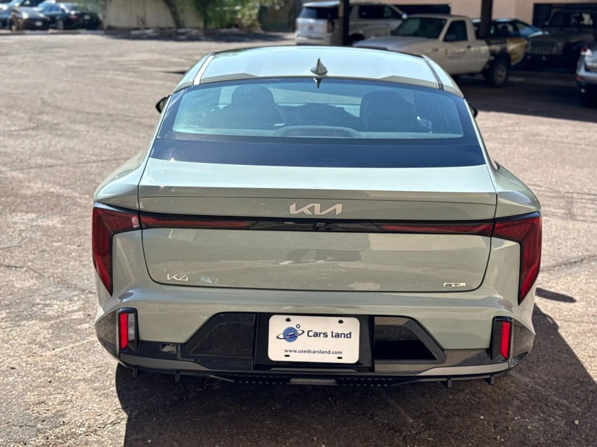 2025 Kia K4 GT-Line photo 3