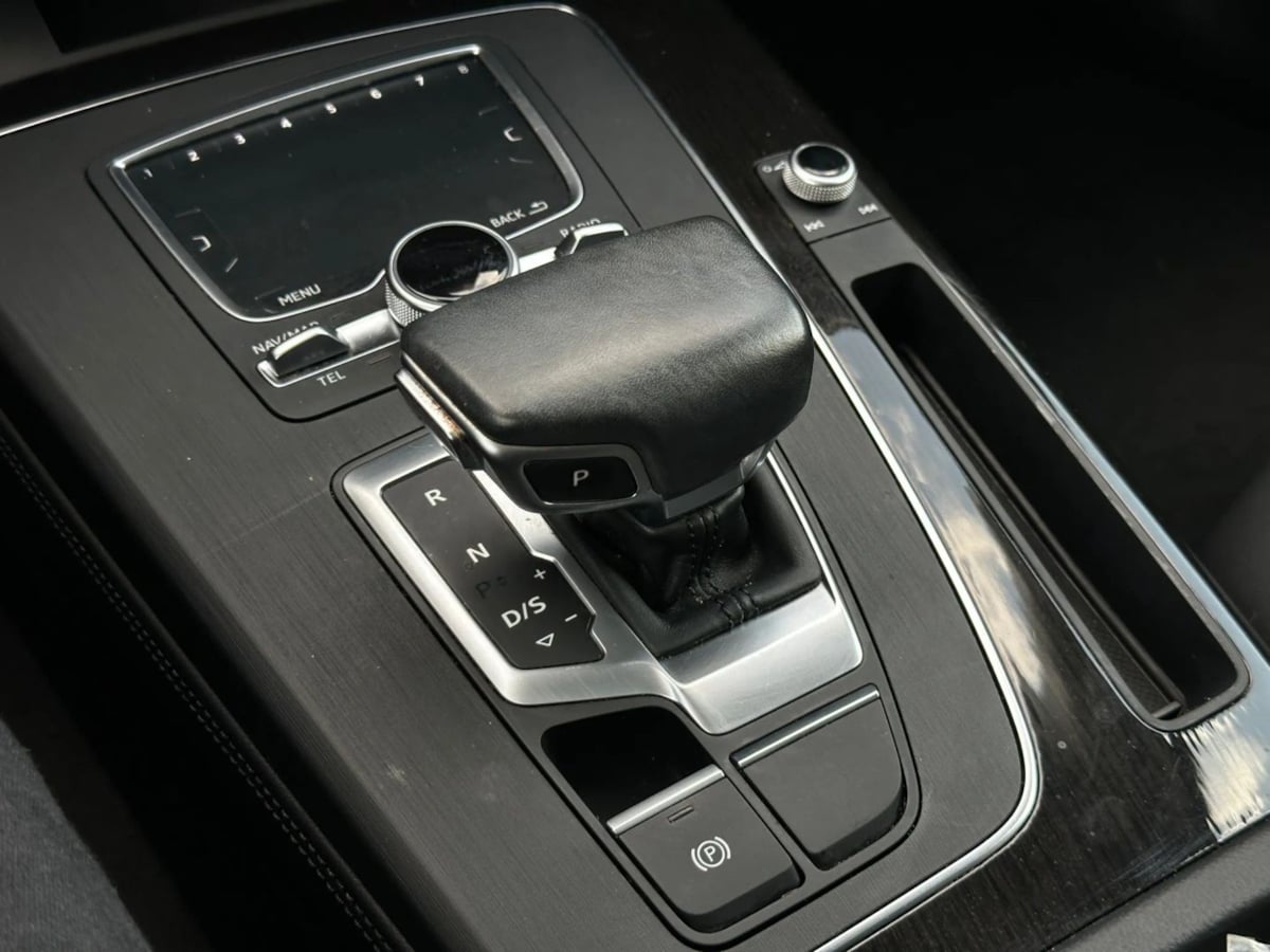 2020 Audi Q5 Premium Plus 45 TFSI photo 26