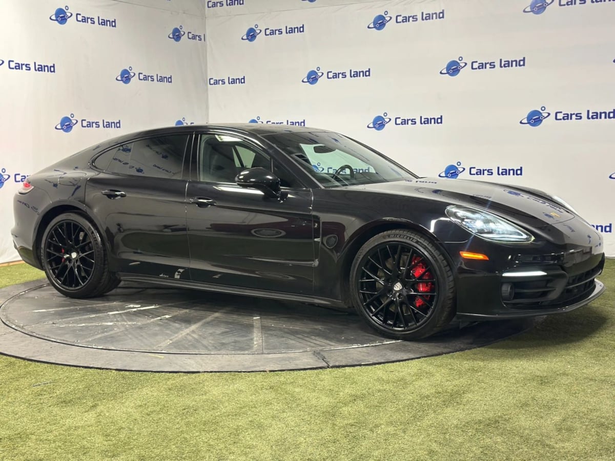 2021 Porsche Panamera 4S photo 3