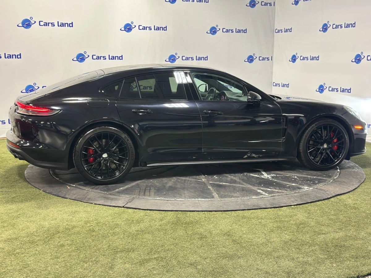2021 Porsche Panamera 4S photo 4