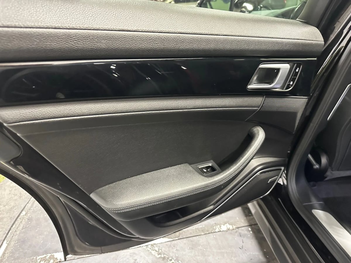 2021 Porsche Panamera 4S photo 21