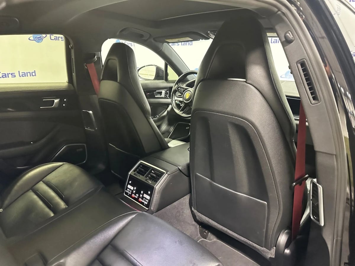 2021 Porsche Panamera 4S photo 25