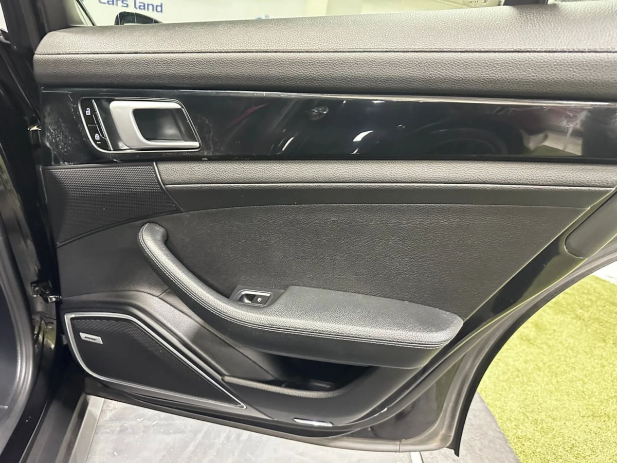 2021 Porsche Panamera 4S photo 28