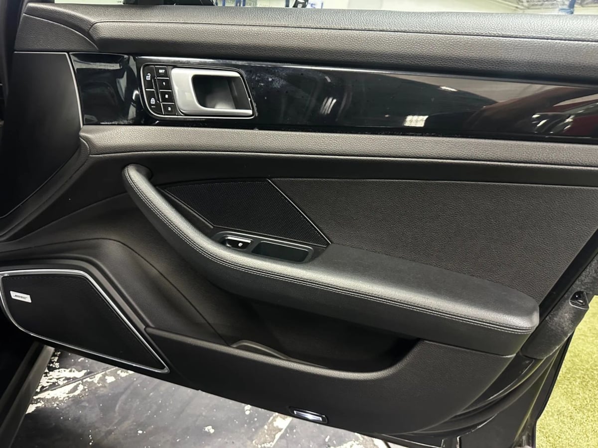 2021 Porsche Panamera 4S photo 32
