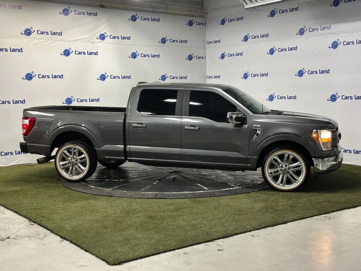 2022 Ford F-150 XL photo 2