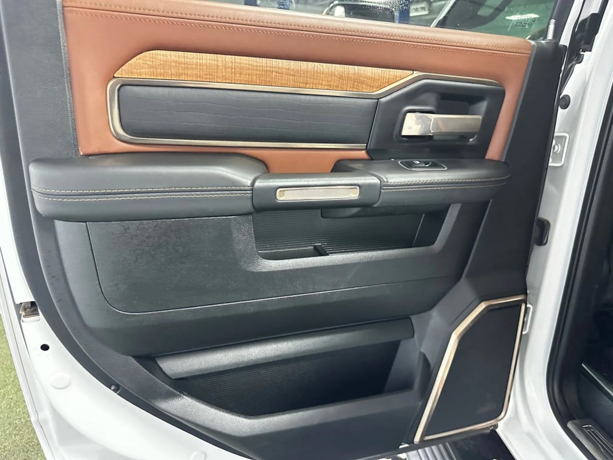 2021 Ram 3500 Longhorn photo 17