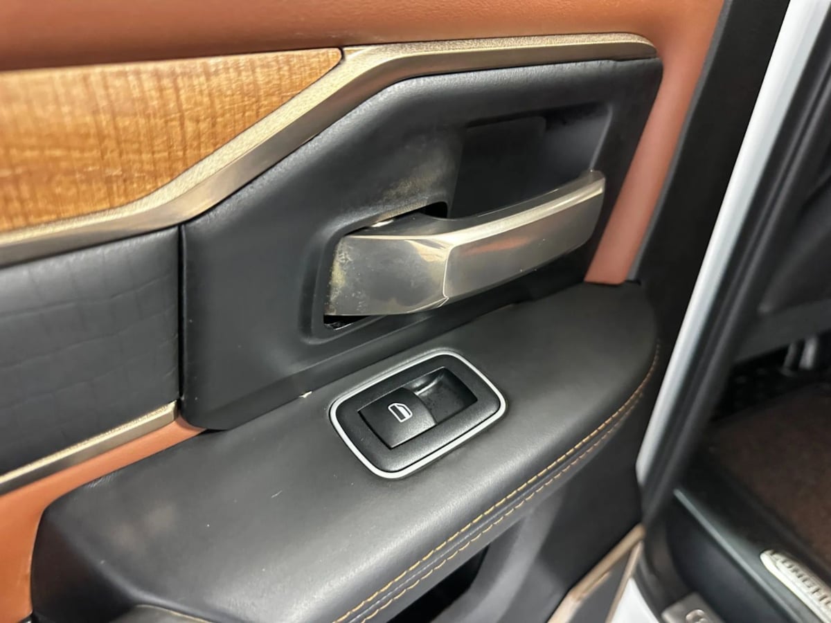 2021 Ram 3500 Longhorn photo 18
