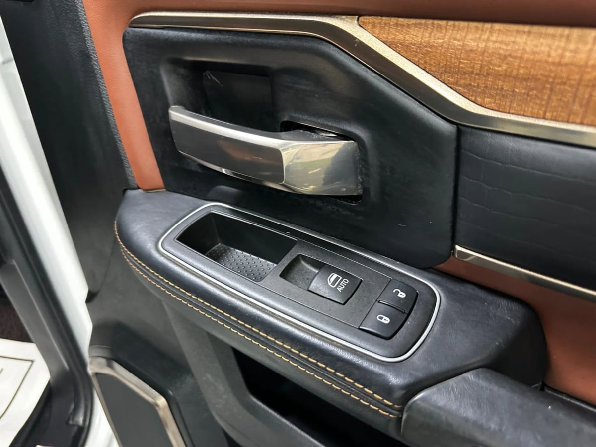 2021 Ram 3500 Longhorn photo 28