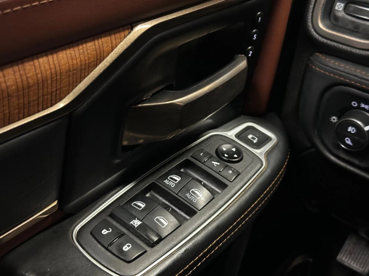 2021 Ram 3500 Longhorn photo 35