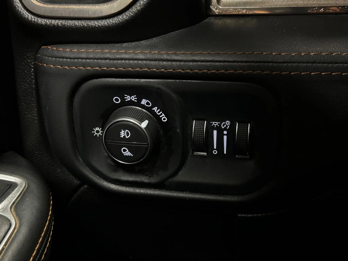 2021 Ram 3500 Longhorn photo 36