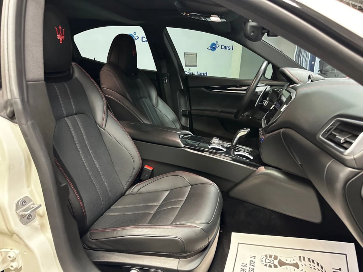 2021 Maserati Ghibli Q4 GranSport photo 25