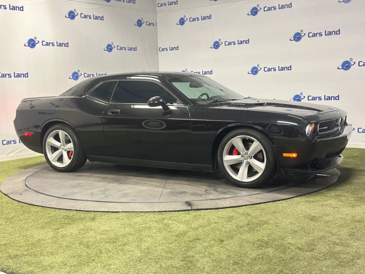 2009 Dodge Challenger SRT8 photo 2