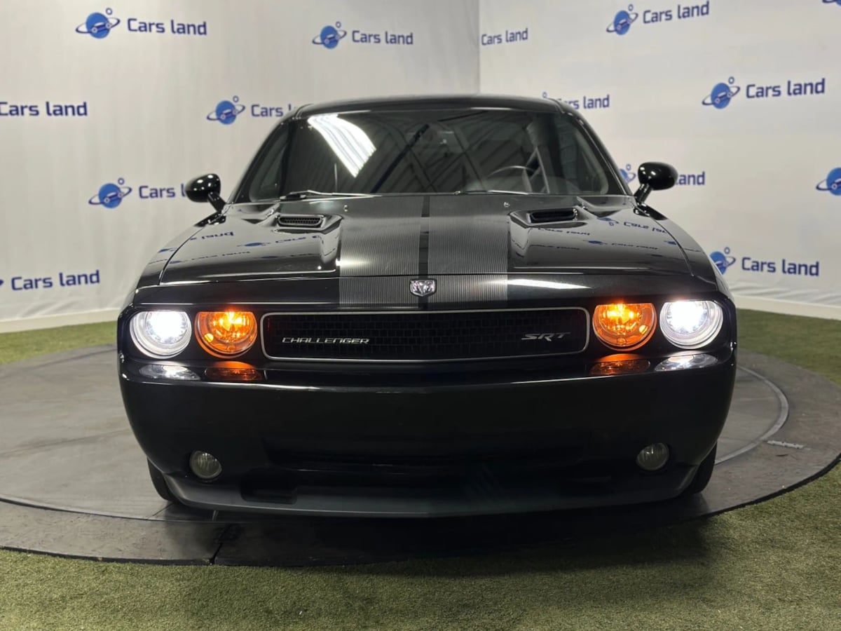 2009 Dodge Challenger SRT8 photo 9