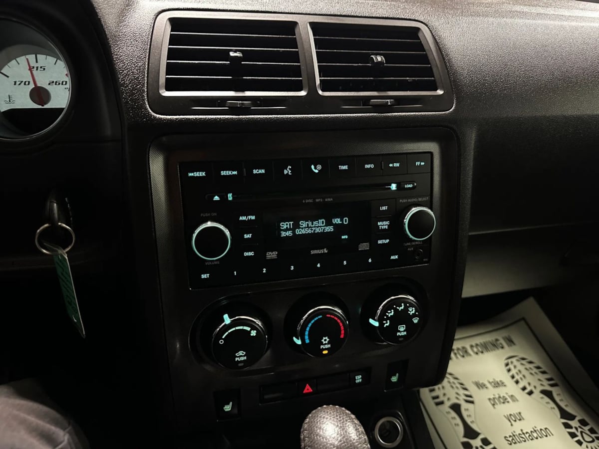 2009 Dodge Challenger SRT8 photo 24