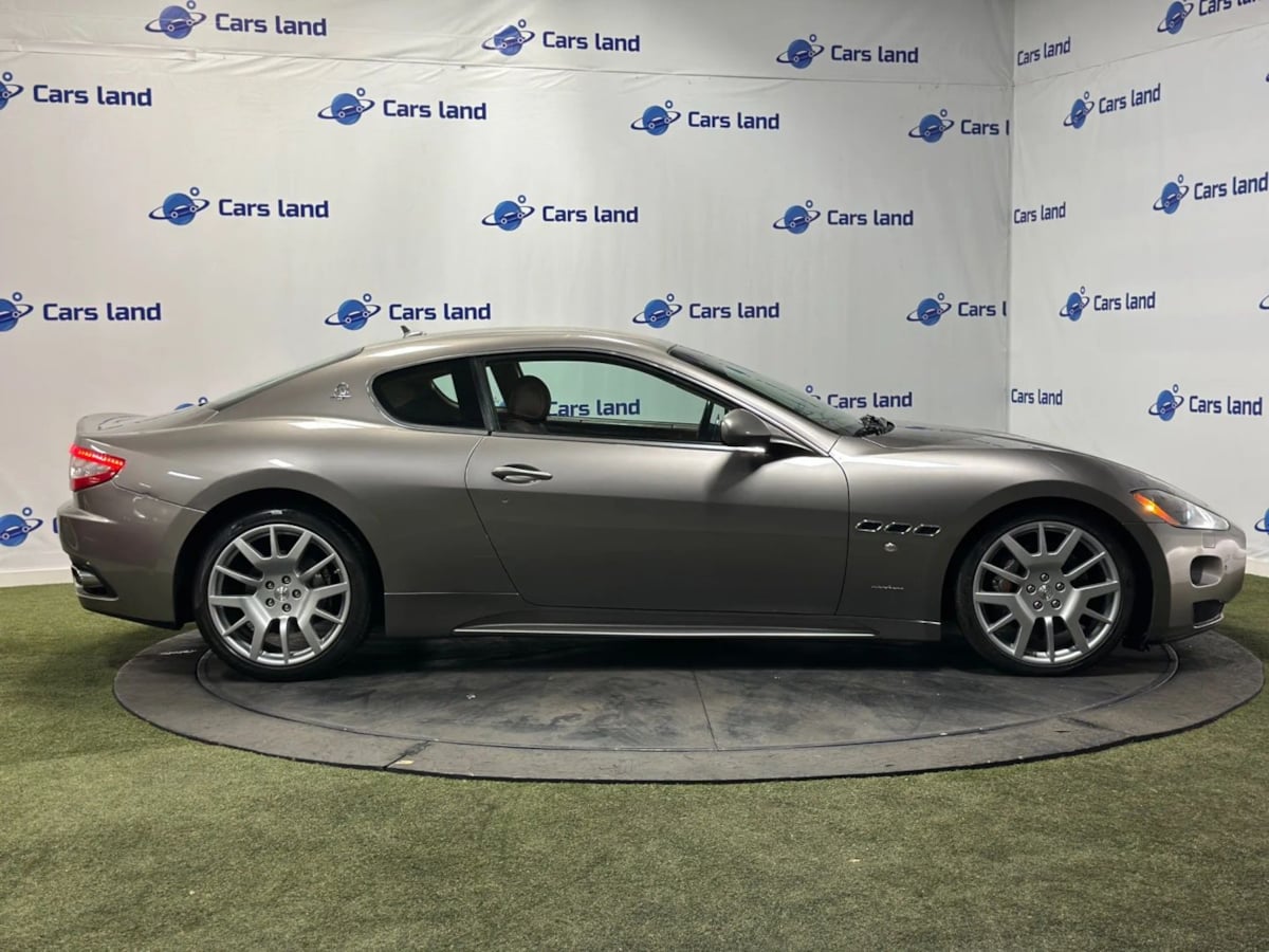 2010 Maserati Granturismo S photo 3