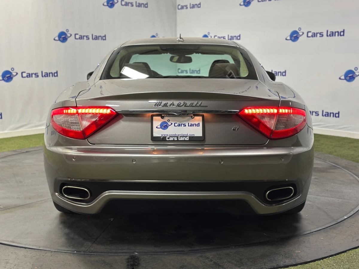 2010 Maserati Granturismo S photo 4