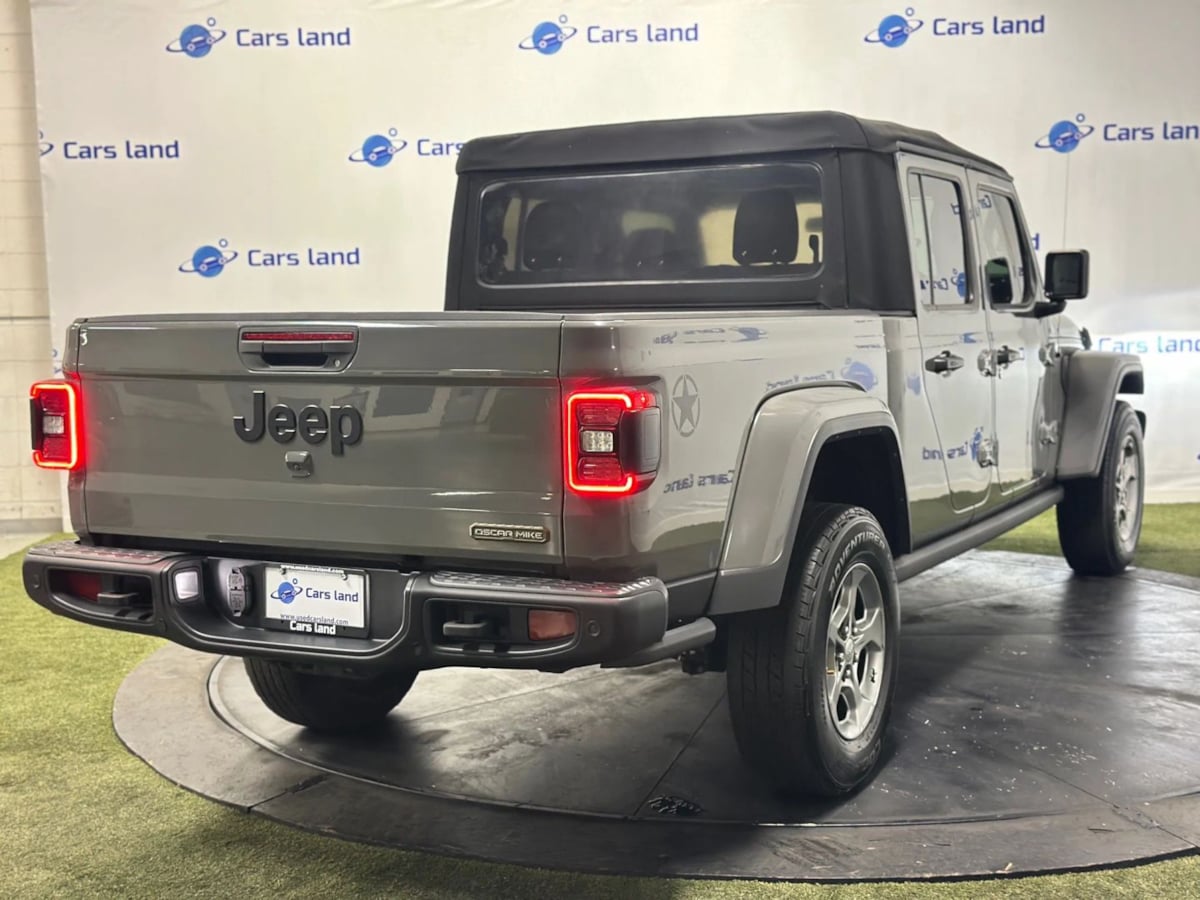 2021 Jeep Gladiator Freedom photo 2