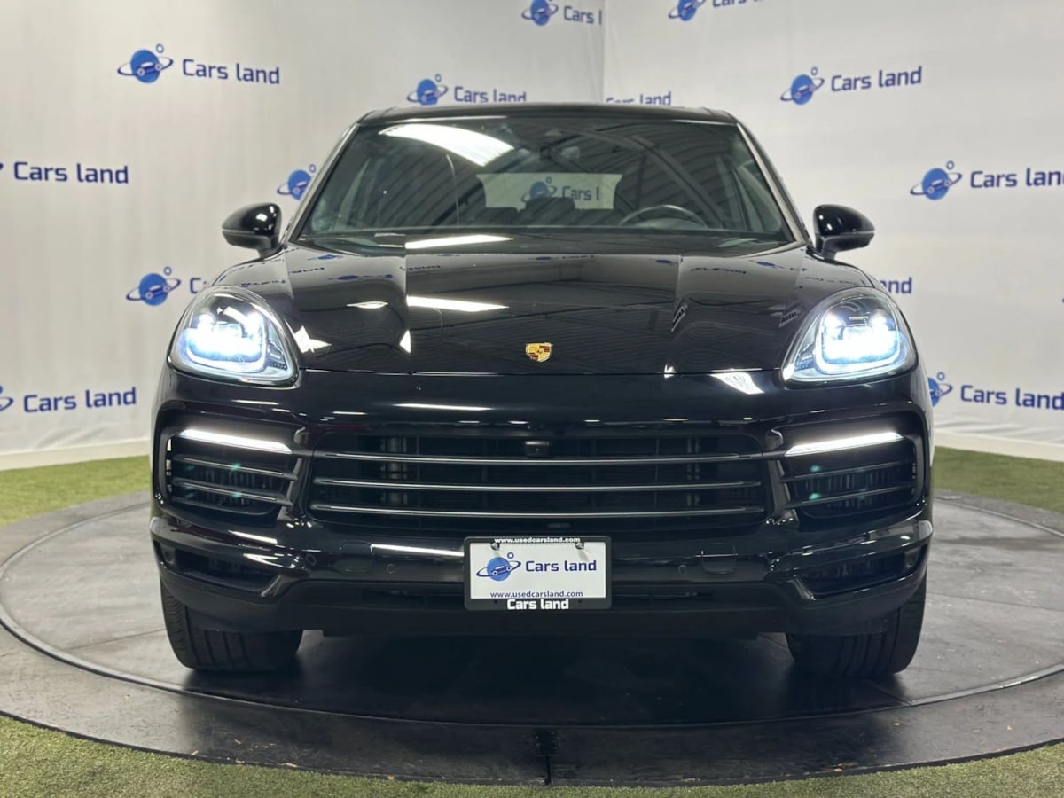 2023 Porsche Cayenne Platinum Edition photo 4