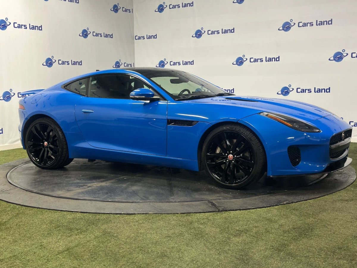 2019 Jaguar F-TYPE P300 photo 2