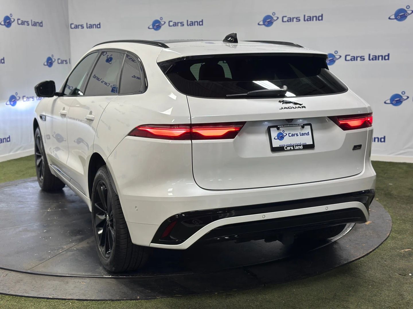 2026 Jaguar F-Pace R-Dynamic S - Photo 5