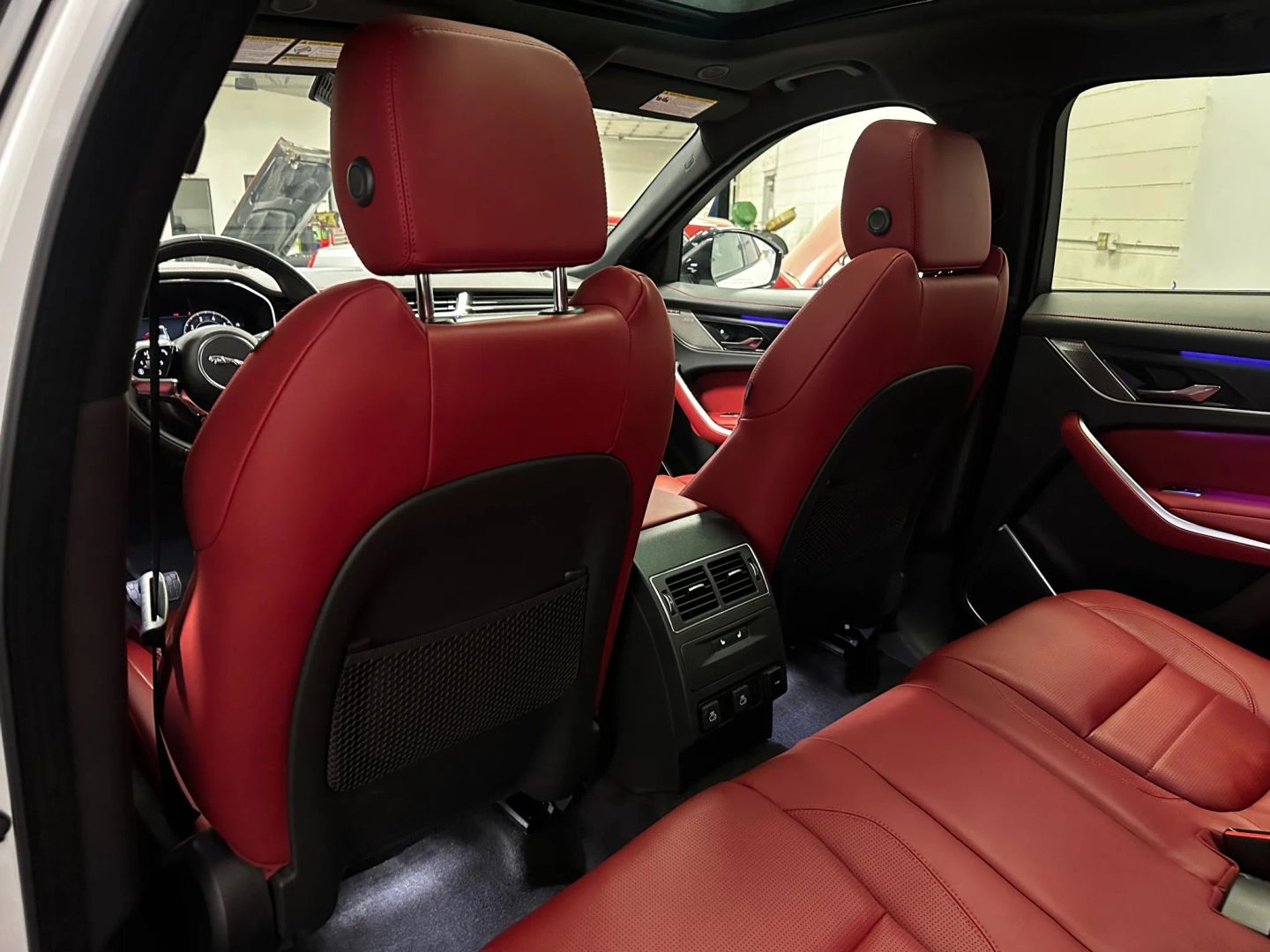 2026 Jaguar F-Pace R-Dynamic S - Photo 13