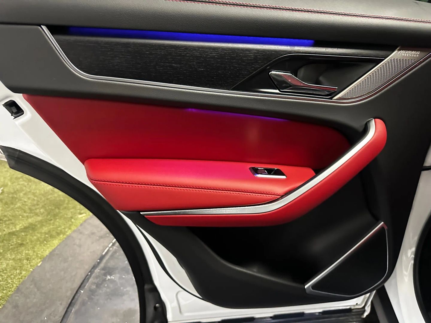 2026 Jaguar F-Pace R-Dynamic S - Photo 16