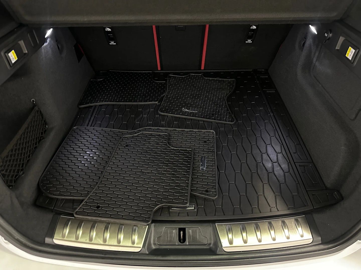 2026 Jaguar F-Pace R-Dynamic S - Photo 17