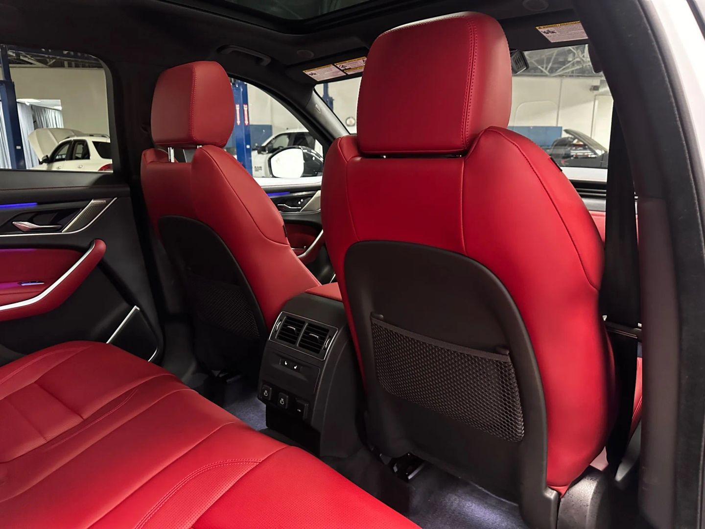 2026 Jaguar F-Pace R-Dynamic S - Photo 19