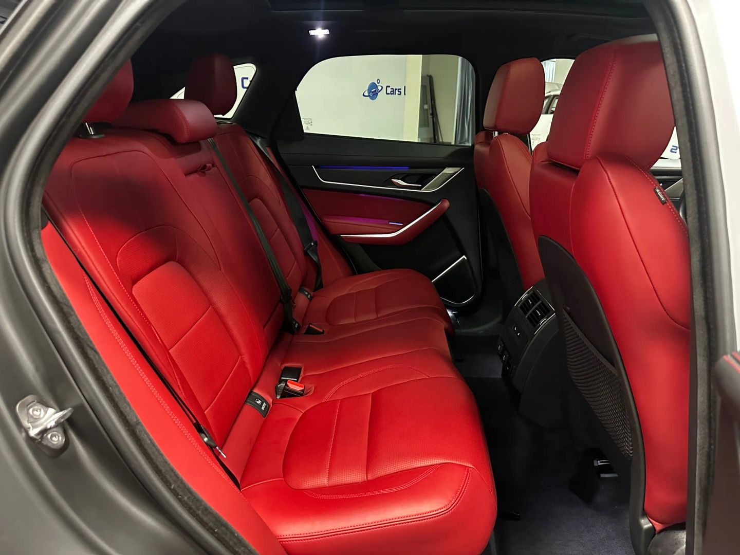 2026 Jaguar F-Pace R-Dynamic S - Photo 20