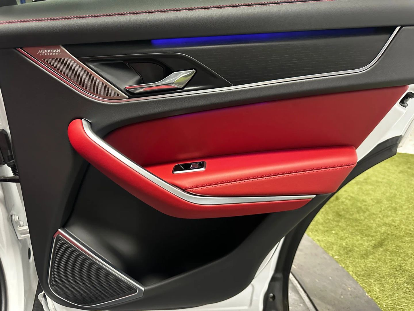 2026 Jaguar F-Pace R-Dynamic S - Photo 22