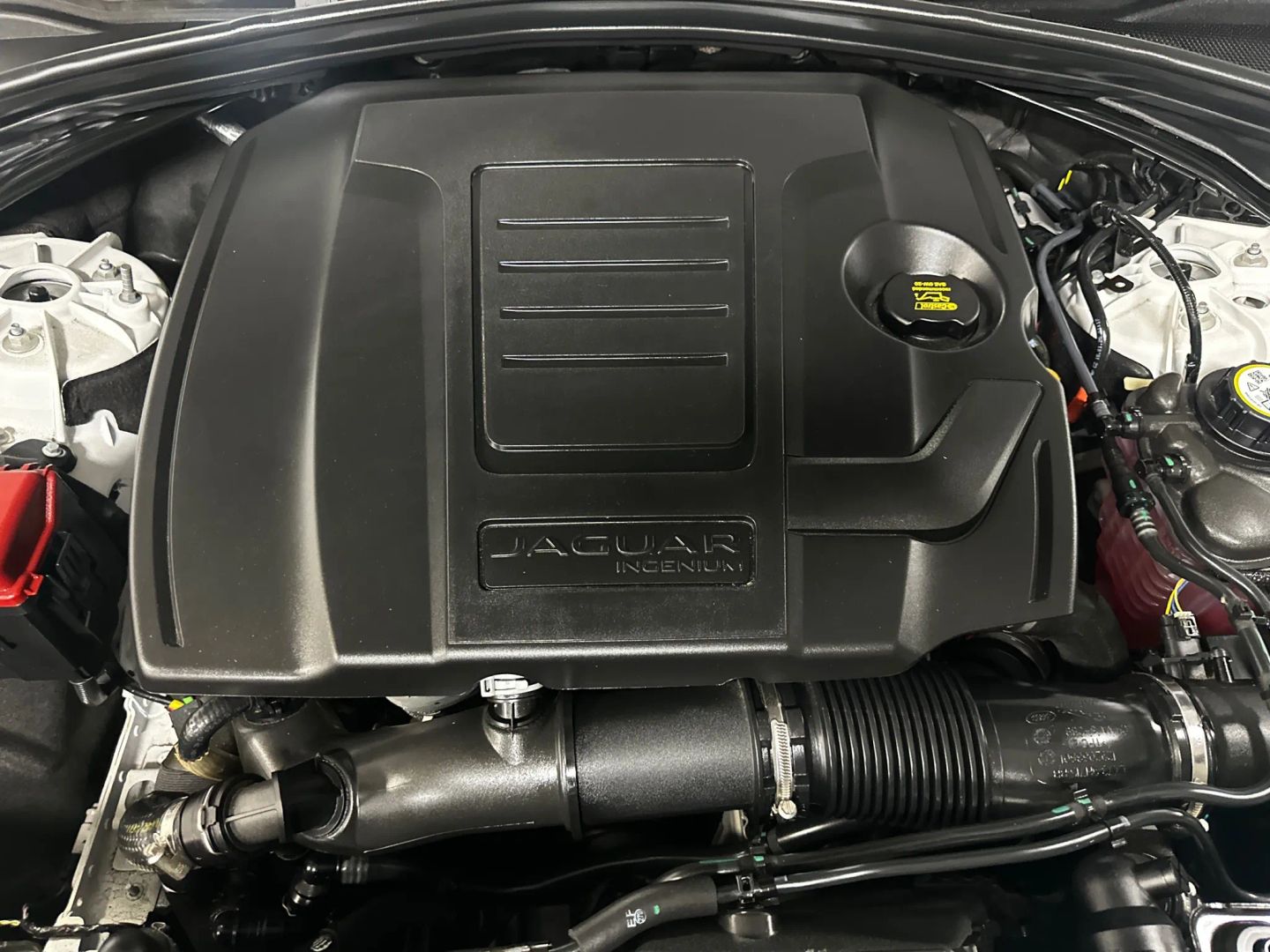 2026 Jaguar F-Pace R-Dynamic S - Photo 28