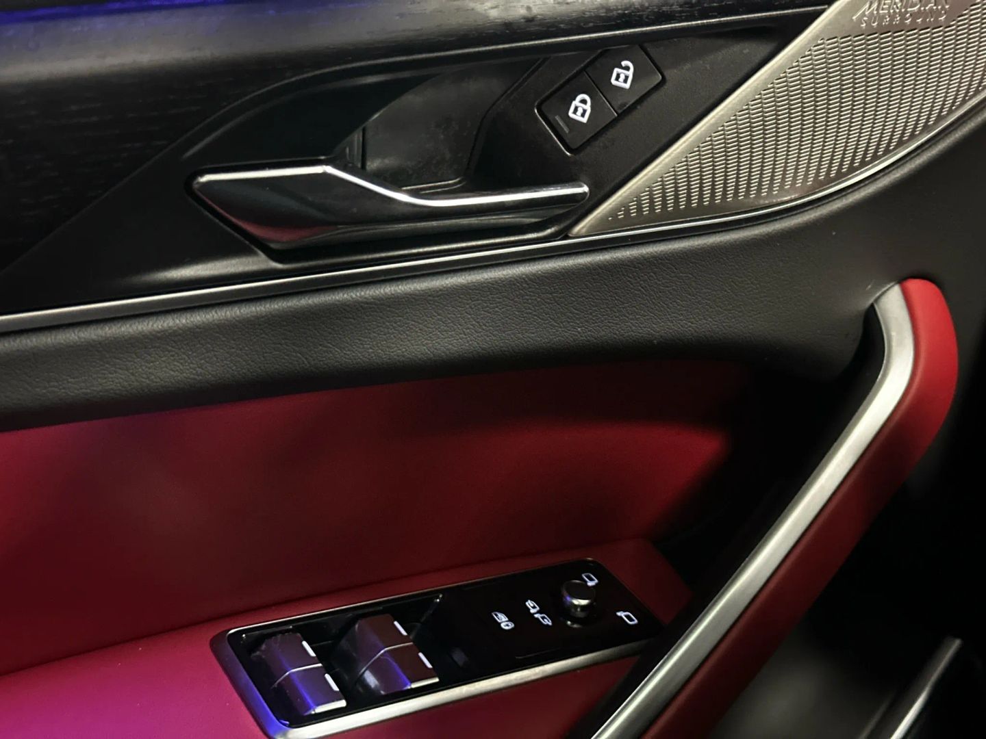 2026 Jaguar F-Pace R-Dynamic S - Photo 33