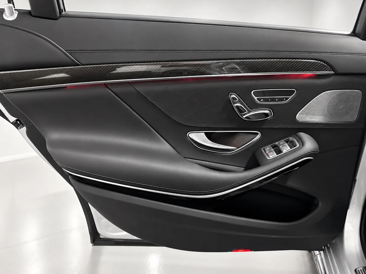 Mercedes-Benz S 63 photo 17