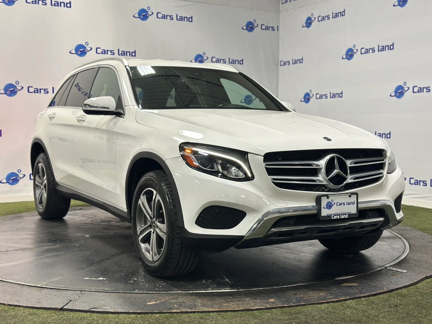2019 Mercedes-Benz GLC GLC300's photo
