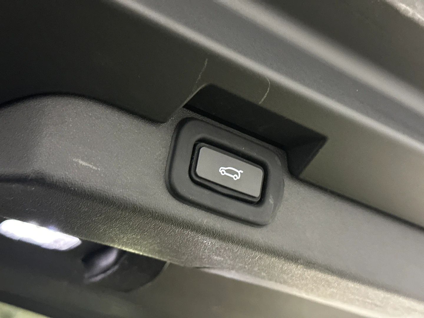 2023 Land Rover Discovery S R Dynamic - Photo 20