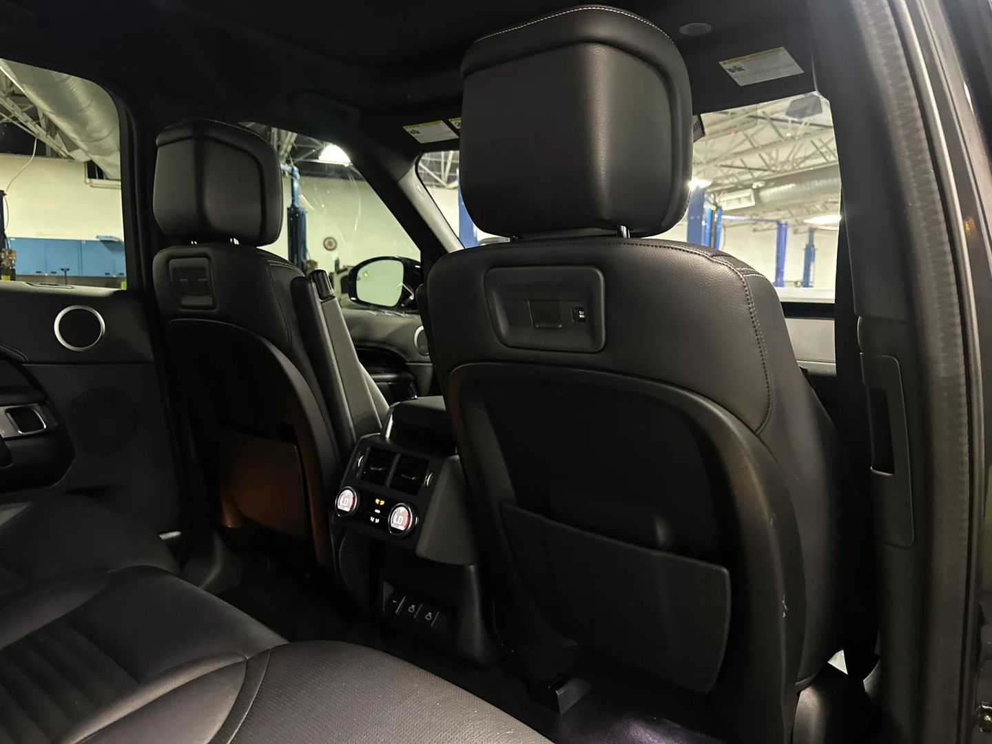 2023 Land Rover Discovery S R Dynamic - Photo 21