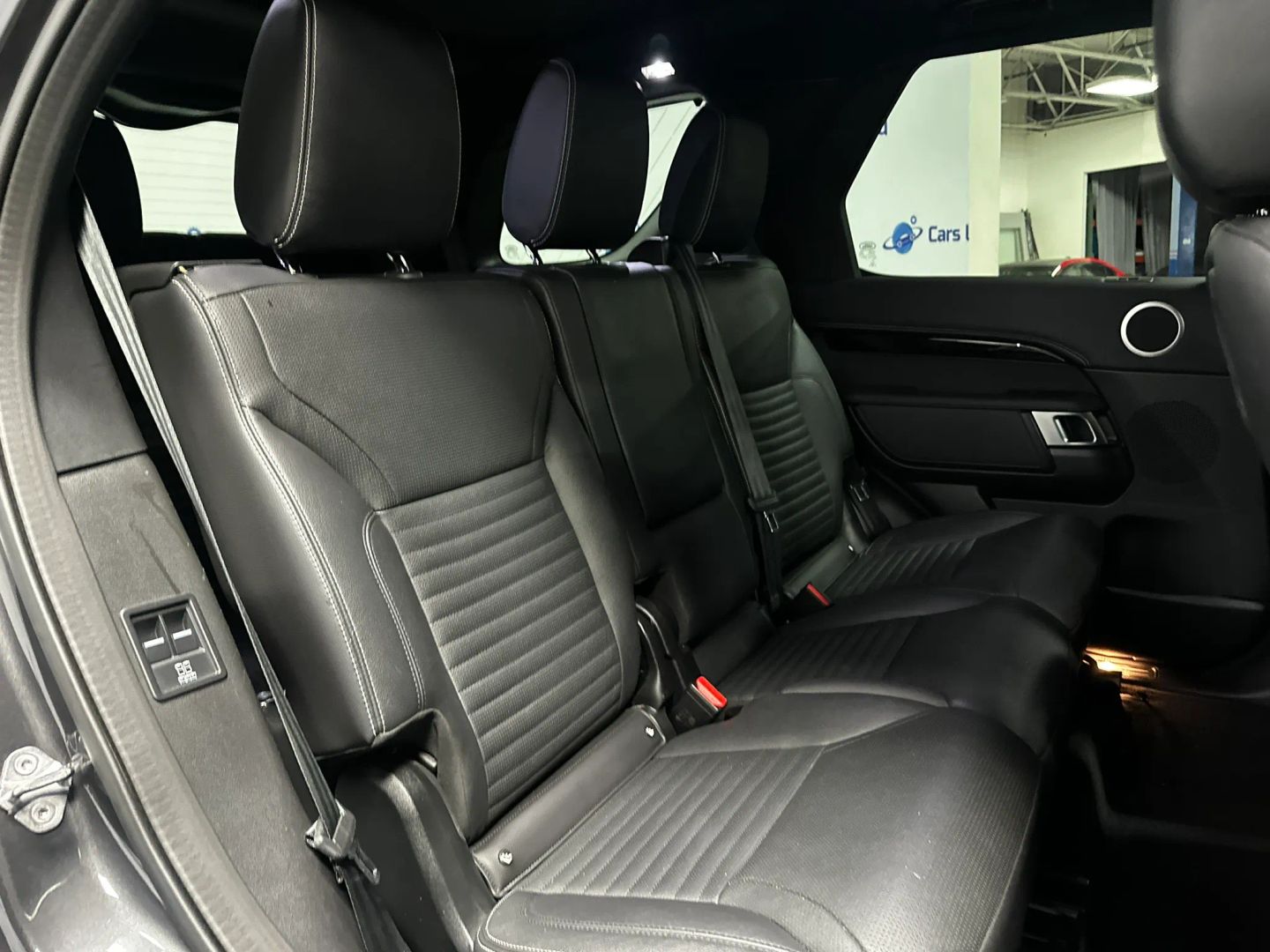 2023 Land Rover Discovery S R Dynamic - Photo 23