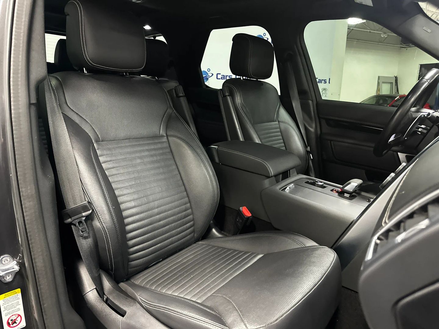 2023 Land Rover Discovery S R Dynamic - Photo 27