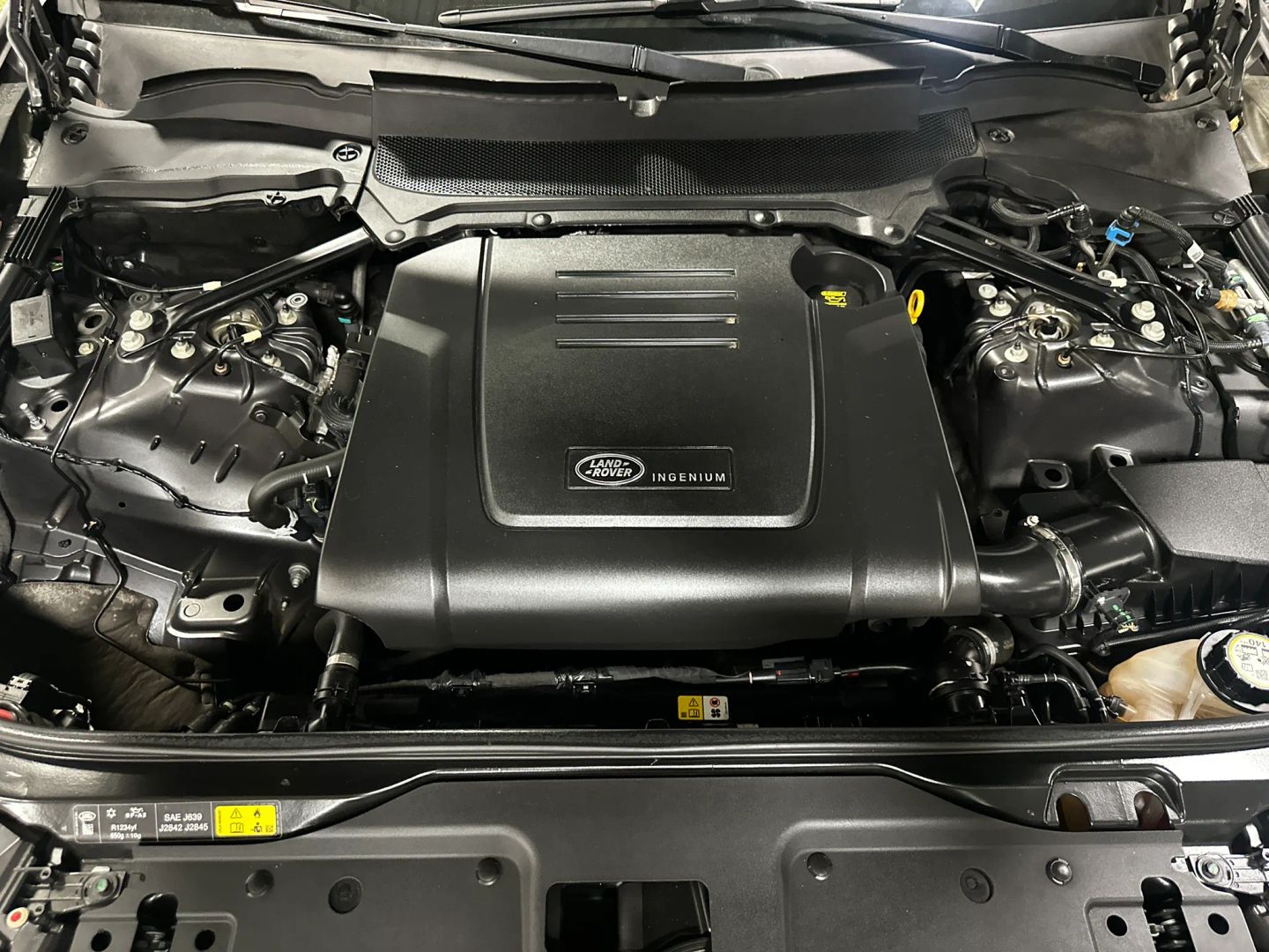 2023 Land Rover Discovery S R Dynamic - Photo 29