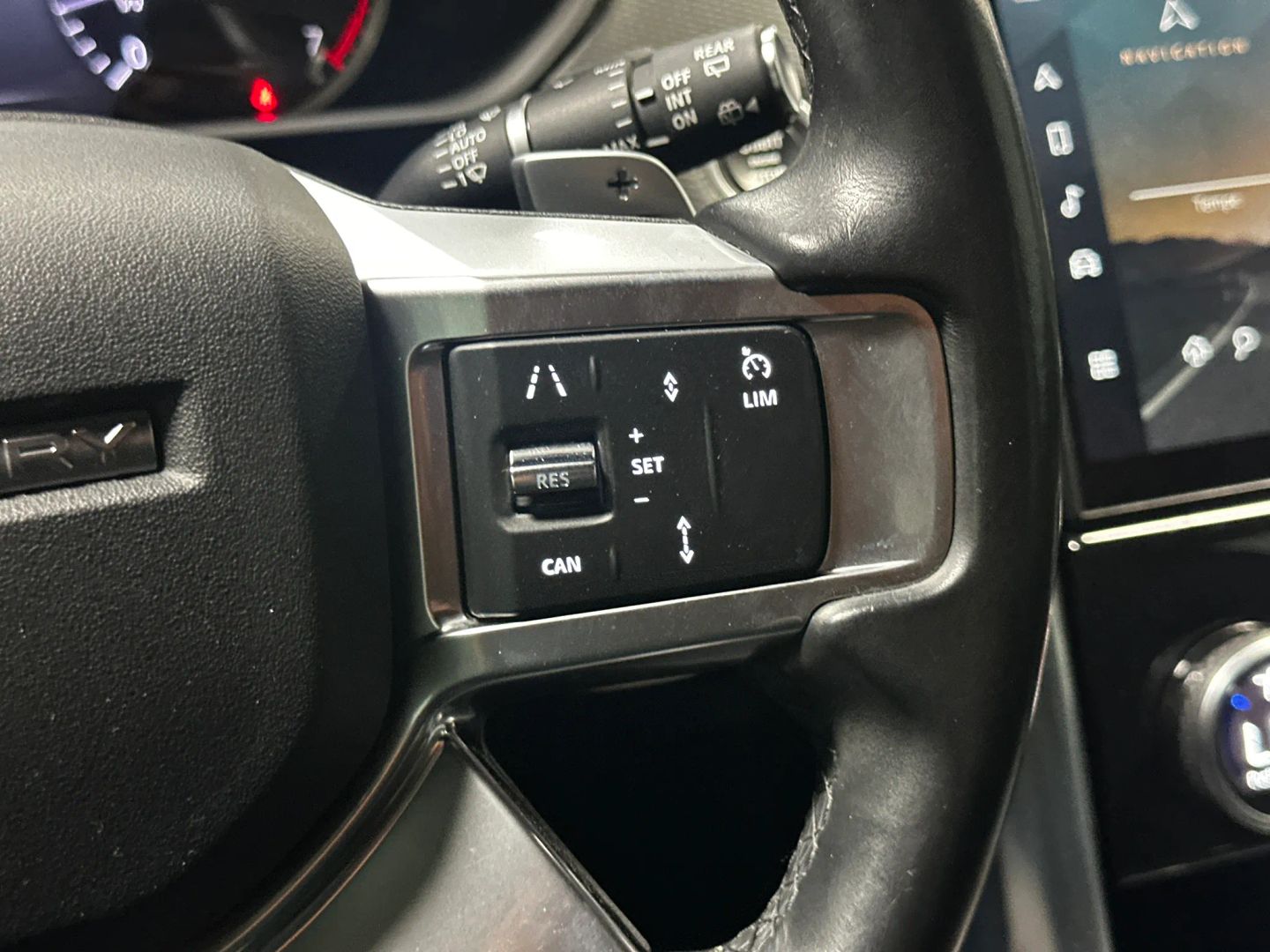 2023 Land Rover Discovery S R Dynamic - Photo 33