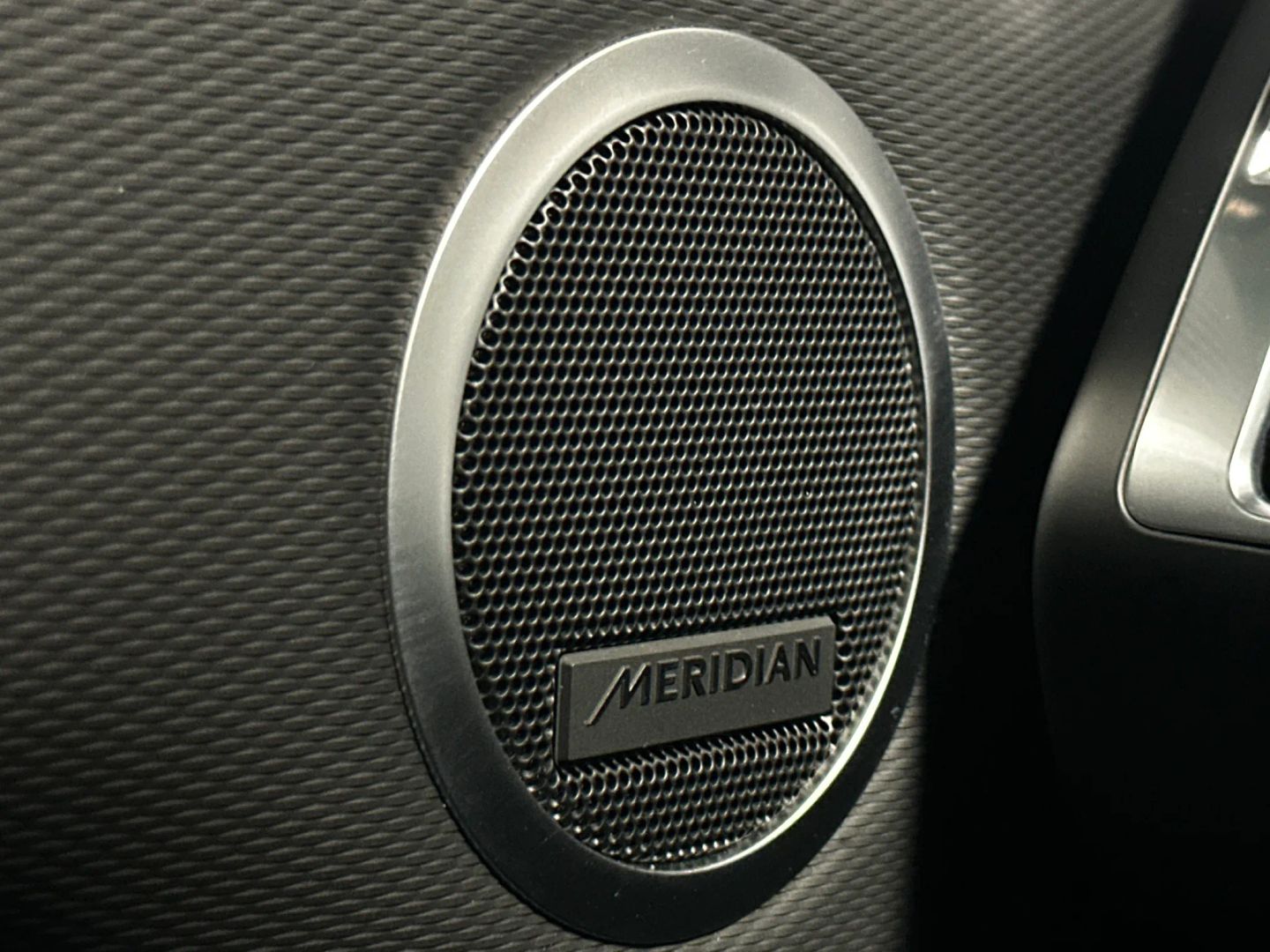 2023 Land Rover Discovery S R Dynamic - Photo 35